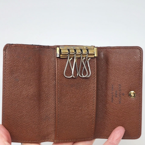 Louis Vuitton Keycase - Picture 2 of 11